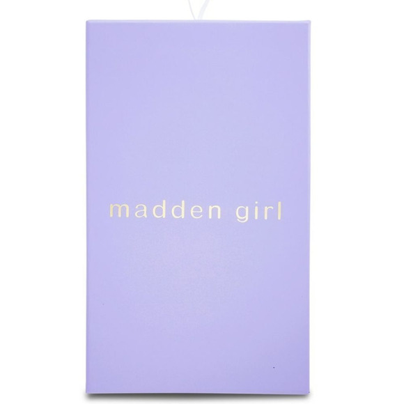 Hoop Earrings Gift set - Picture 3 of 7